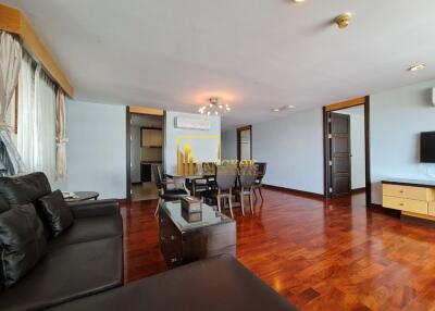 Spacious 3 Bedroom Apartment in Sukhumvit soi 4