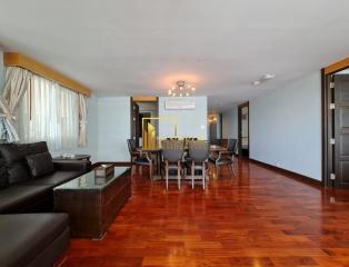 Spacious 3 Bedroom Apartment in Sukhumvit soi 4