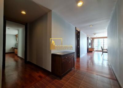 Spacious 3 Bedroom Apartment in Sukhumvit soi 4