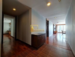 Spacious 3 Bedroom Apartment in Sukhumvit soi 4