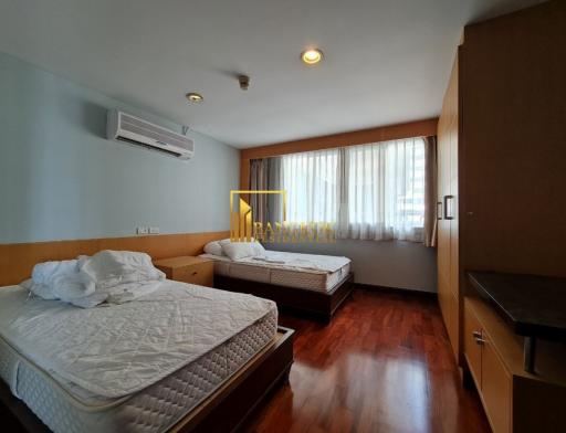 Spacious 3 Bedroom Apartment in Sukhumvit soi 4