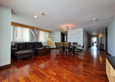 Spacious 3 Bedroom Apartment in Sukhumvit soi 4