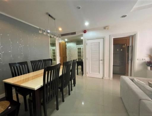 The Rise 39  Spacious 2 Bedroom Property in Phrom Phong