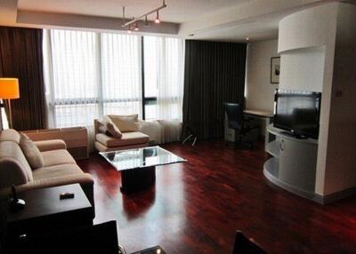 President Place  Spacious 1 Bedroom Condo For Rent in Chidlom