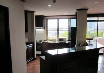 Waterford Park  Large 3 Bedroom Condo in Thonglor