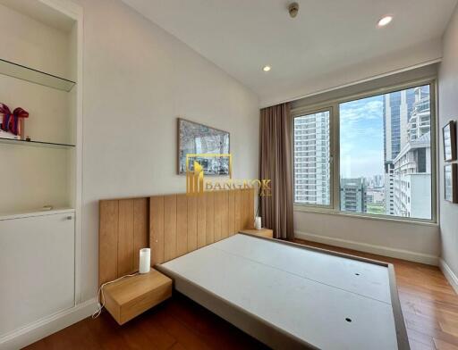 Q Langsuan  Luxury 2 Bed Condo in Prime Location