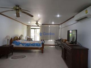 Studio Condo in Metro Jomtien Condotel Jomtien C008917