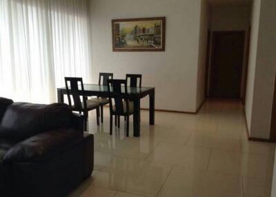 Emporio Place  Modern 2 Bedroom Property Phrom Phong