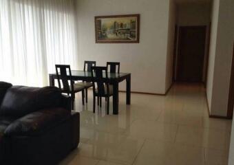 Emporio Place  Modern 2 Bedroom Property Phrom Phong
