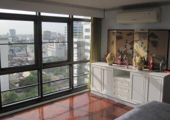 Waterford Park  Pet Friendly 2 Bed Condo Thonglor