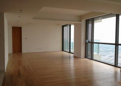 The Pano  Unfurnished 3 Bedroom Condo With Stunning River Views