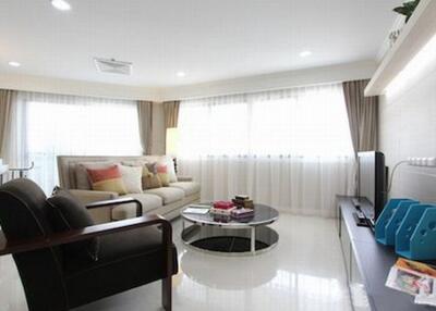 Comfortable 2 Bedroom Serviced Apartment in Phrom Phong