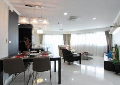 Comfortable 2 Bedroom Serviced Apartment in Phrom Phong