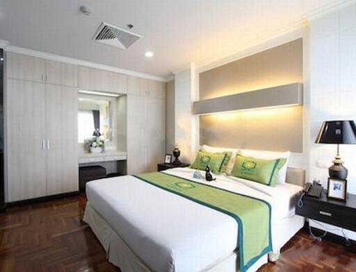 Comfortable 2 Bedroom Serviced Apartment in Phrom Phong