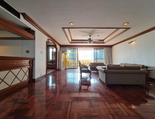 Huge 3 Bedroom Apartment in Phrom Phong