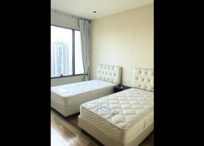 Emporio Place  2 Bed Condo For Rent Near Em District