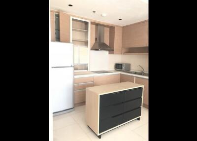 Emporio Place  2 Bed Condo For Rent Near Em District