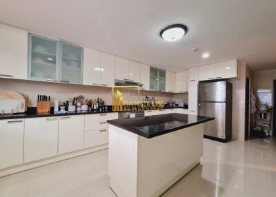 Beautiful 3 Bedroom Apartment in Phrom Phong