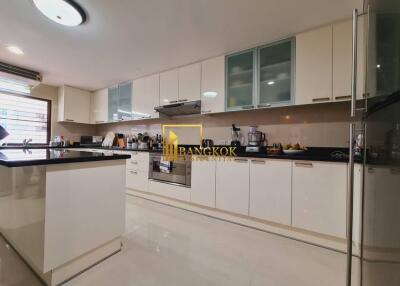 Beautiful 3 Bedroom Apartment in Phrom Phong