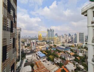 Extremely Large 3 Bedroom Apartment For Rent in Phrom Phong