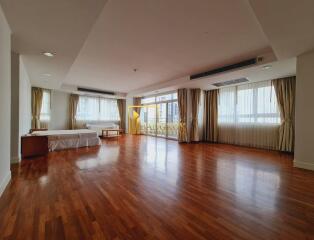 Extremely Large 3 Bedroom Apartment For Rent in Phrom Phong