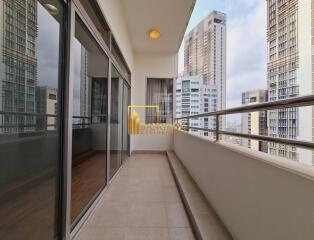 Extremely Large 3 Bedroom Apartment For Rent in Phrom Phong