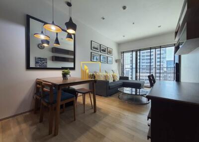 Noble Refine  Modern 1 Bedroom Condo Near BTS Phrom Phong