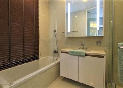 Q Langsuan  Stylish 2 Bedroom Property in Desirable Location