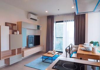 Rhythm Sukhumvit 44/1  Stylish 1 Bedroom Condo in Phra Khanong