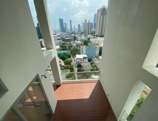 Sukhothai Residences  Unfurnished 3 Bedroom Duplex Condo in Sathorn