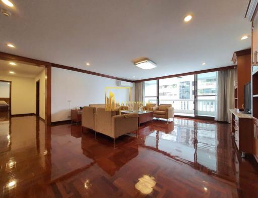 Large 3 Bedroom Apartment Near Em District in Phrom Phong