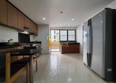 Large 3 Bedroom Apartment Near Em District in Phrom Phong