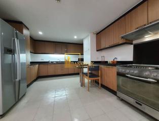 Large 3 Bedroom Apartment Near Em District in Phrom Phong