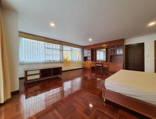 Large 3 Bedroom Apartment Near Em District in Phrom Phong