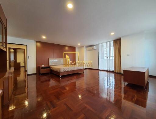 Large 3 Bedroom Apartment Near Em District in Phrom Phong