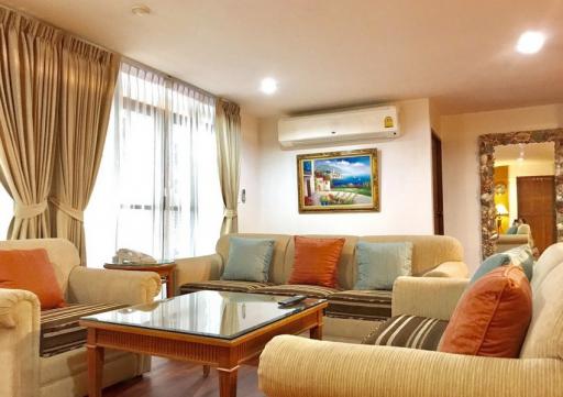 Baan Siri 31  Renovated 1 Bedroom Condo in Popular Area of Sukhumvit