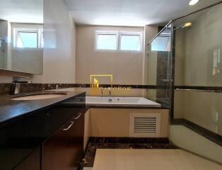 Very Spacious 3 Bedroom Serviced Apartment in Phrom Phong