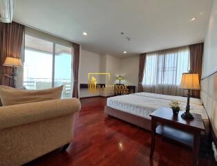 Very Spacious 3 Bedroom Serviced Apartment in Phrom Phong