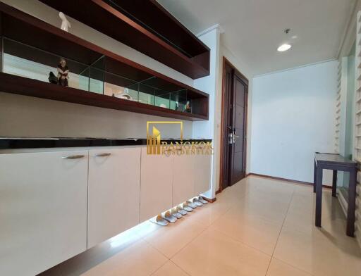 Very Spacious 3 Bedroom Serviced Apartment in Phrom Phong