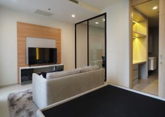 Noble Ploenchit  Modern Luxury 1 Bedroom Condo Near BTS