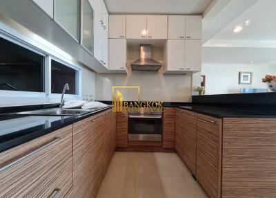 Beautiful 3 Bedroom Serviced Apartment in Phrom Phong