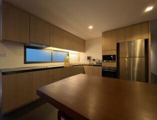 Stunning 2 Bedroom Serviced Apartment in Ekkamai