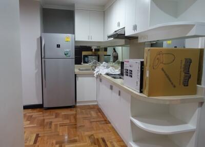 Baan Suanpetch  3 Bedroom Property Near Em District Phrom Phong