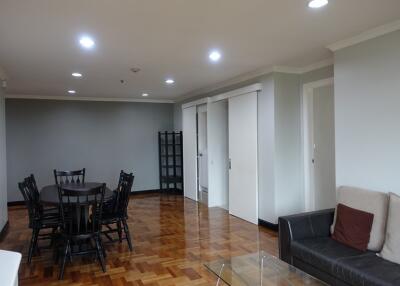 Baan Suanpetch  3 Bedroom Property Near Em District Phrom Phong