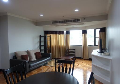 Baan Suanpetch  3 Bedroom Property Near Em District Phrom Phong