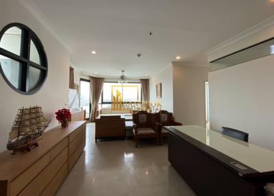 Supalai Casa Riva  Spacious 2 Bedroom in Sathorn For Rent