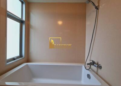 Renovated 2 Bedroom Asoke Apartment