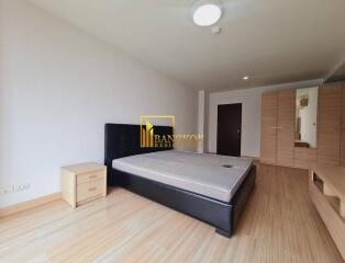 Renovated 2 Bedroom Apartment in Asoke