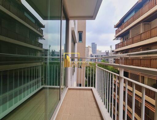 Renovated 2 Bedroom Apartment in Asoke