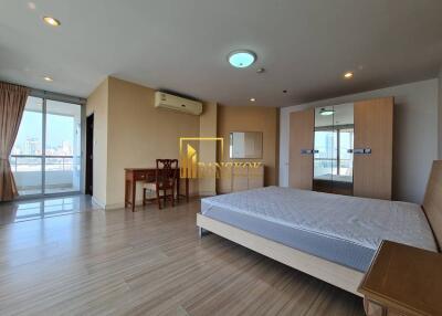 Spacious 1 Bedroom Asoke Apartment